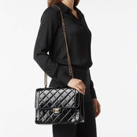 CHANEL Handbags - CHANEL authentic Glossy Black Quilted Shoulder Bag